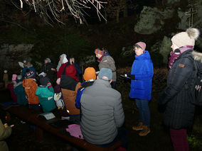 Waldadvent in der Fatima-Grotte (© Karl-Franz Thiede)
